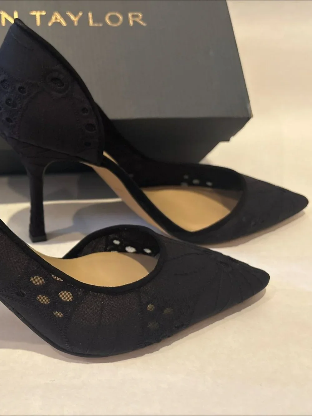 New in Box Ann Taylor Black D'Orsay Eyelet Pumps Heels Size 9